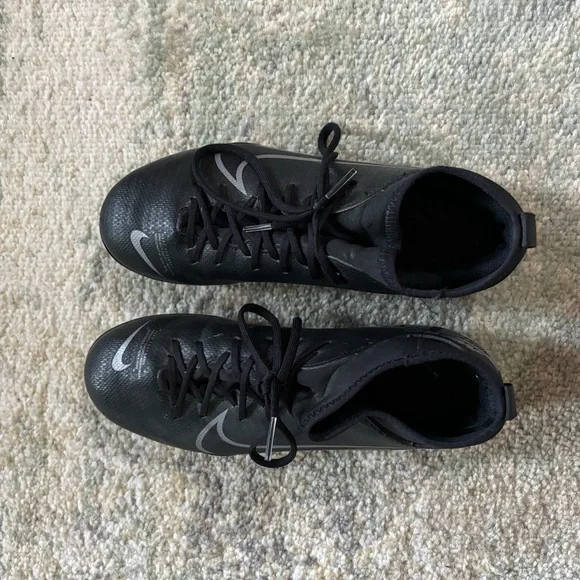 Youth soccer cleats - Picture 2 of 5